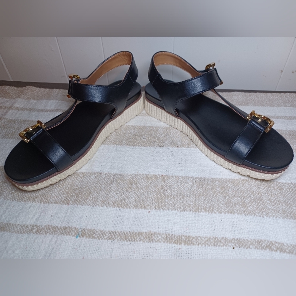 DV by Dolce Vita Black Sandals with Gold Accents - Picture 6 of 6